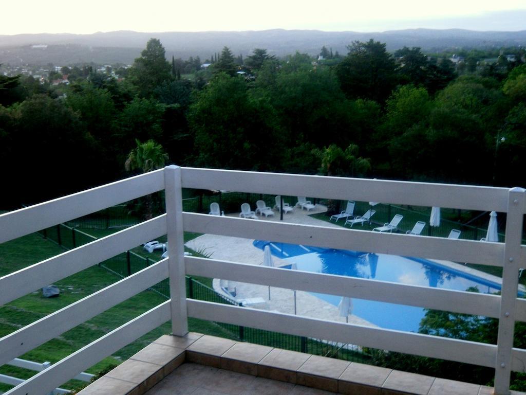 Las Ardillas Cabanas Y Suites La Falda Room photo