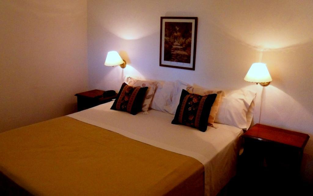 Las Ardillas Cabanas Y Suites La Falda Room photo